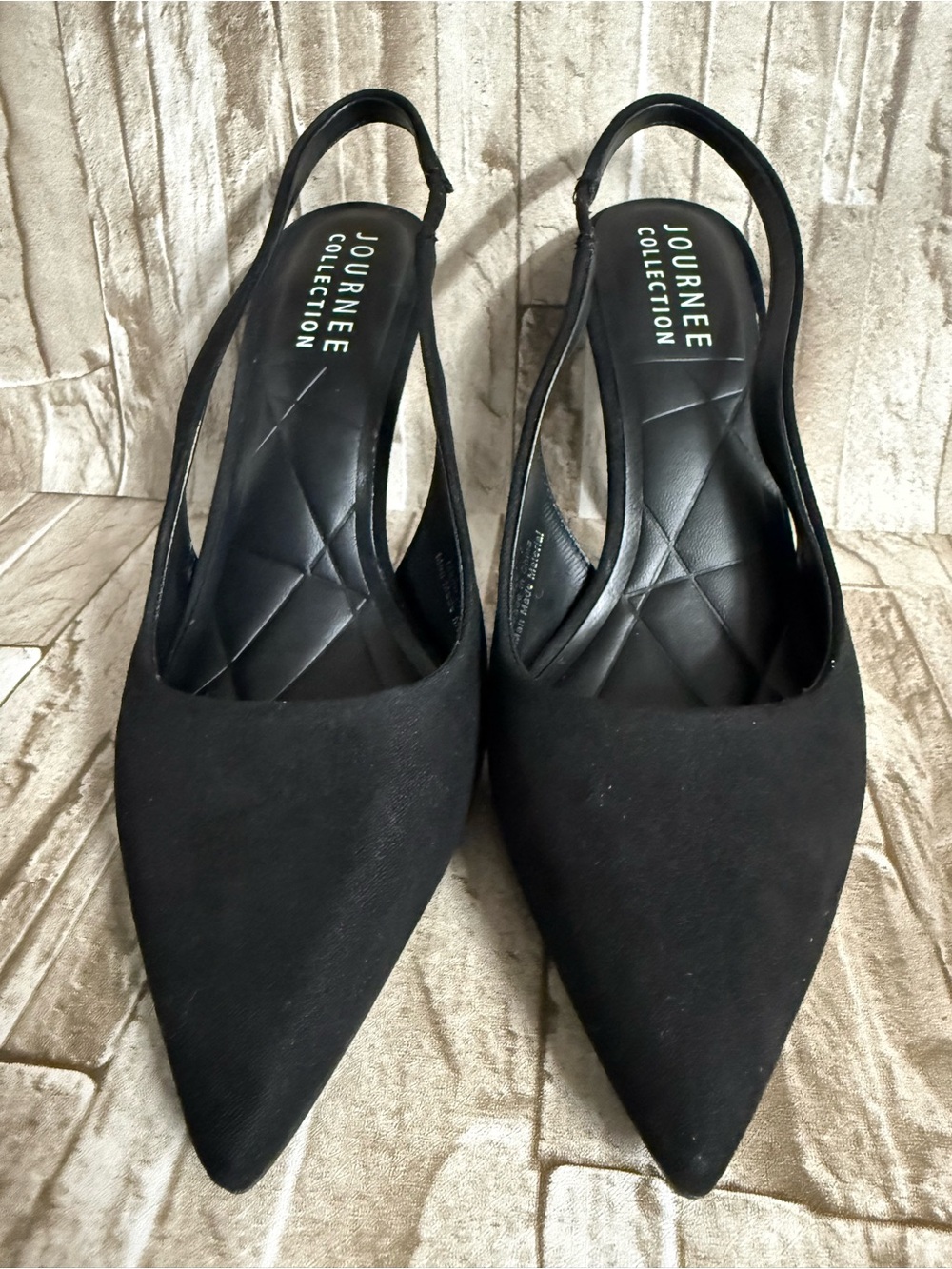Journee Collection Elenney Black Pointed Slingback Flats